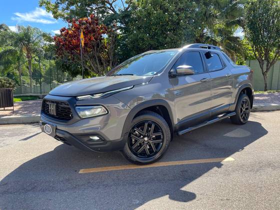 FIAT TORO 2.0 16V TURBO DIESEL ULTRA 4WD AT9 FIAT TORO 2.0 16V TURBO DIESEL ULTRA 4WD AT9